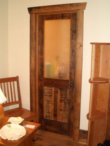 ダグラスファー古材を加工した製作ドア